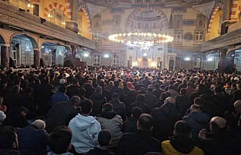 Kadir Gecesi'nde Camilerde Yoğunluk Yaşandı