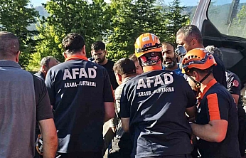Kaza Sonrası Zamanla Yarış: Sürücü Araçtan Kurtarıldı