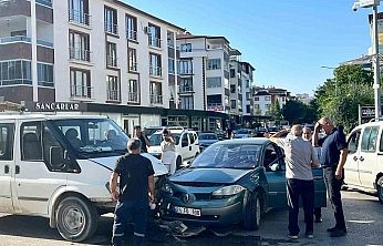 Kazadan Kaçmaya Çalıştı, Motosikletin Çarpmasıyla Yaralandı