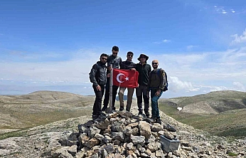 İki Şehrin Zirve Buluşmasında Anlamlı Bayrak Töreni