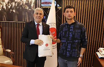 KPSS'ye Giderken Bıraktığı Notla Gündem Olan Simitçiye Anlamlı Kabul