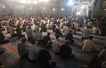 Mevlid Kandili'nde Camilerde Manevi Atmosfer: Cemaat Akın Etti