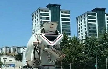 Mikserden Taşan Beton Yola Döküldü