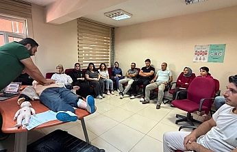 Palu'da Sağlık Çalışanlarına CPR Eğitimi