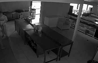 Hırsızlık İçin Girdikleri Kafede Sucuklu Yumurta Yapıp Yediler