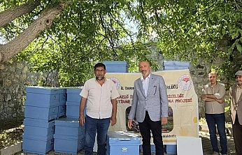 Sivrice'de Arıcılık İçin Kovan Desteği Sağlandı