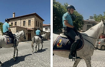 Tarihi Harput'ta Atlı Jandarma Mesaisi