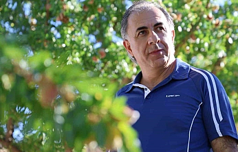 Tekstil Mühendisi, Arpa Tarlasını 9 Yılda Fransız Badem Bahçesine Dönüştürdü