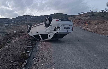 Ters Dönen Otomobildeki Sürücü Olay Yerinden Kaçtı