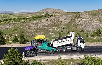 Yatkın'dan Asfalt Mesaisindeki Ekiplere Ziyaret