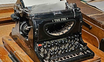 Kent Müzesi'ndeki Tarihi Daktilo Ziyaretçileri Zamanda Yolculuğa Çıkarıyor