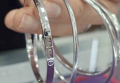 Altın bileziklerin yerini gümüş bilezikler alıyor