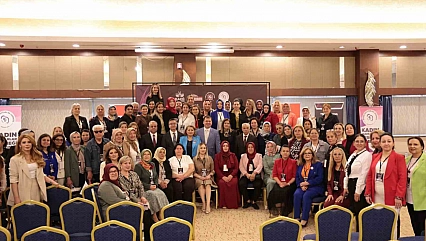 120 Kadın Muhtar Elazığ'da Bir Araya Geldi