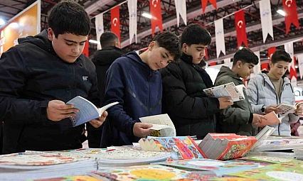Elazığ'da 6. Kitap Fuarı ziyaretçilere kapılarını açtı.