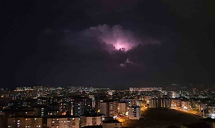 Elazığ Semalarında Görsel Şölen: Şimşekler Geceyi Aydınlattı