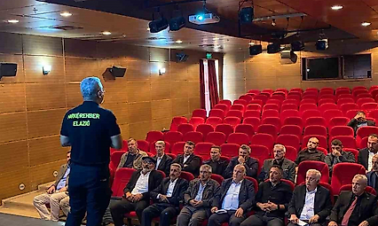 Elazığ'da Muhtarlara Uyuşturucu Mücadelesi Eğitimi Verildi