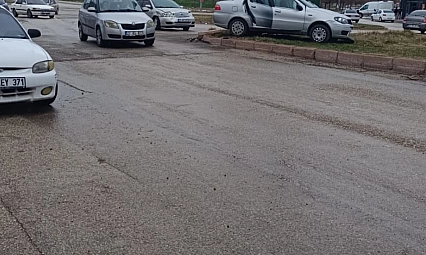 Elazığ'da Trafik Kazası: 3 Yaralı