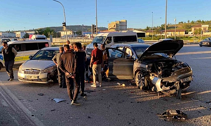 Elazığ'da Meydana Gelen Kazada 4 Kişi Yaralandı