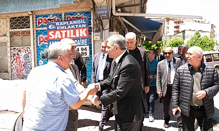 Milletvekili Gürsel Erol, İlçelerde Vatandaşlarla Bayramlaştı
