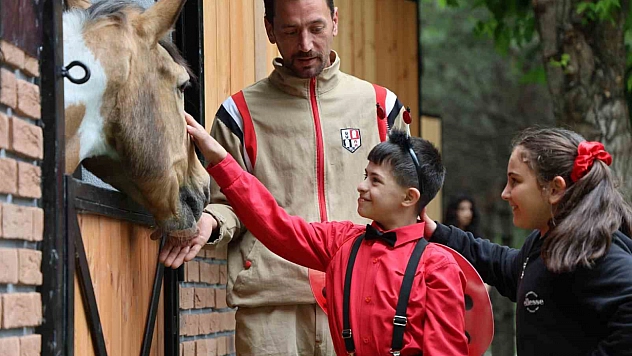 Özel Çocuklar İçin At Terapisi Etkinliği Düzenlendi
