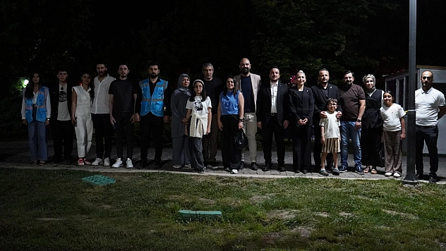 Anahtar Parti Elazığ İl Başkanlığı'ndan Vatandaşlara Aşure İkramı