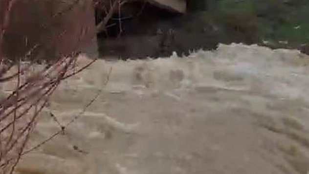 Arıcak'ta Bahar Etkisi: Dereler Coştu