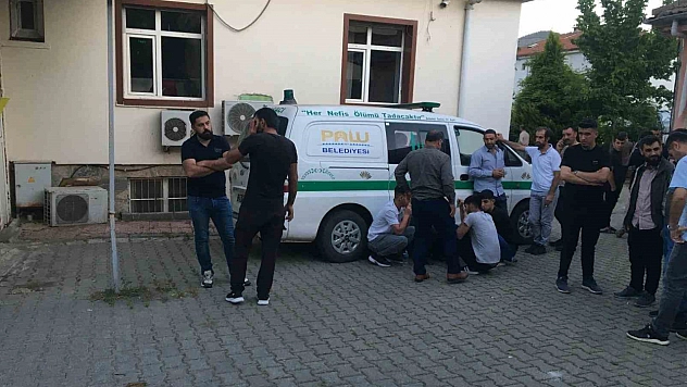 Babasını Öldürüp Annesini Yaralayan Çocuk Mahkemede Konuştu