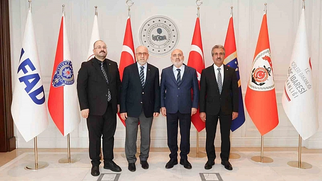 Başkan Dumandağ, bakan yardımcılarıyla buluştu