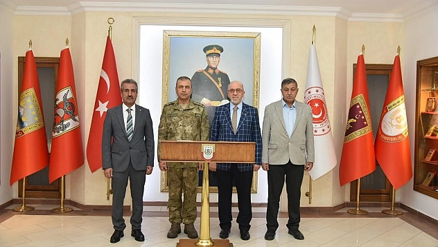 Başkan Dumandağ, Kolordu Komutanı Durmaz ile buluştu.