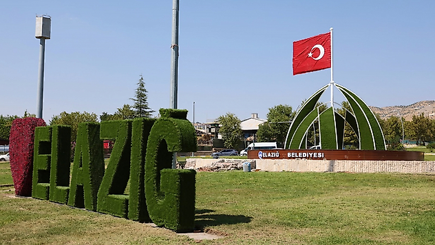 Başkan Şerifoğulları Sahada: Devam Eden Projeleri İnceledi