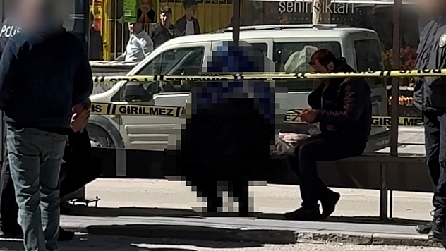 Ekmek Almaya Çıkan Yaşlı Adam Durakta Oturur Vaziyette Ölü Bulundu