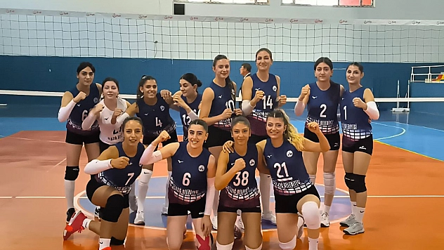 Elazığ Belediyespor Kadın Voleybol Takımı, Ligde Fırtına Gibi Esiyor