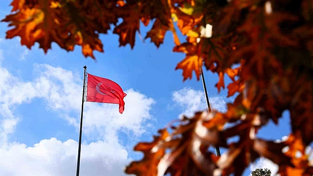 Elazığ'da bulunan 4 bin yıllık mahalle, sonbaharda ziyaret edenleri adeta büyülüyor.