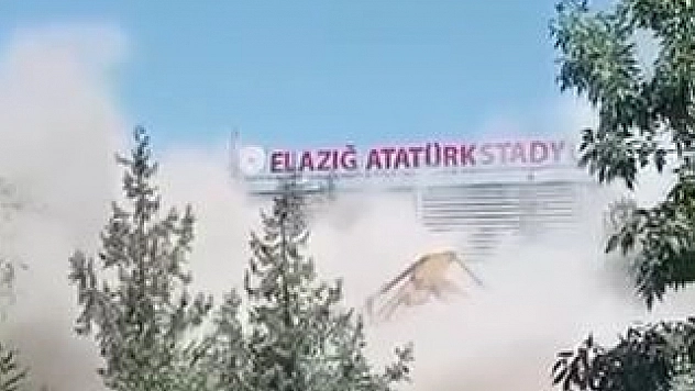 Elazığ'da 5 Katlı Bina Yıkımında Facianın Eşiğinden Dönüldü
