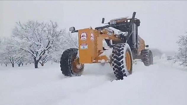 Elazığ'da 90 köy yolunda çalışmalar sürüyor