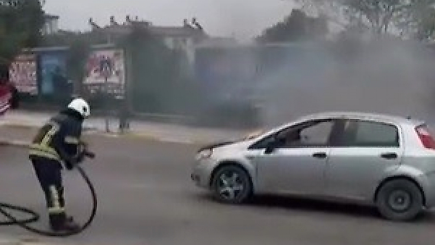 Elazığ'da Otomobil Alev Aldı: Yangın Söndürüldü