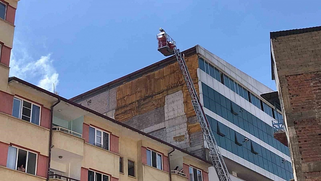 Elazığ'da Korkutan Baca Yangını
