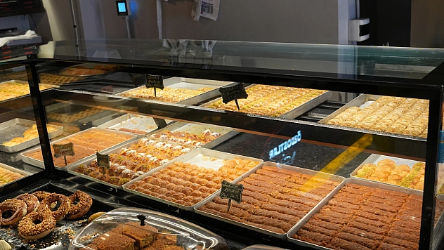 Elazığ'da Bayram Mesaisi: Tatlı Telaşı Başladı