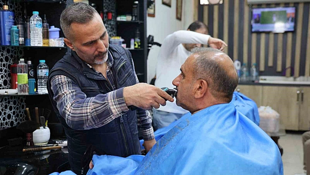 Elazığ'da Berberlerde Bayram Yoğunluğu