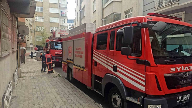 Elazığ'da Çatı Yangını Paniği: Ekipler Alarma Geçti