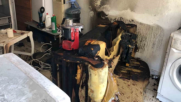 Elazığ'da Çıkan Depo Yangını Kontrol Altına Alındı