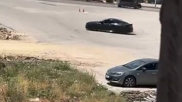 Elazığ'da Trafikte Tehlikeli Şov: Drift Kamerada