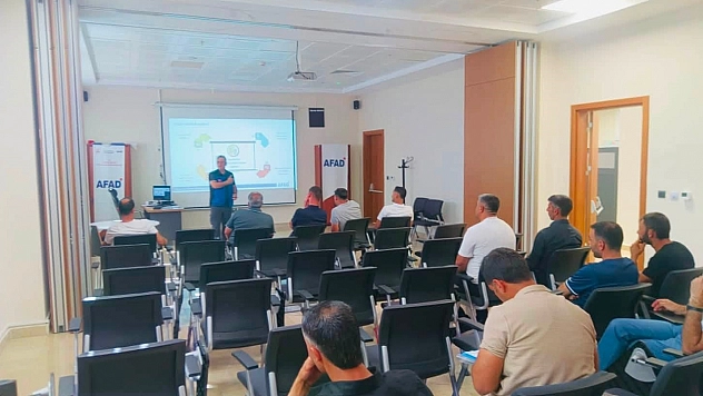 Elazığ'da Güvenlik Korucularına Acil Durum Eğitimi Verildi