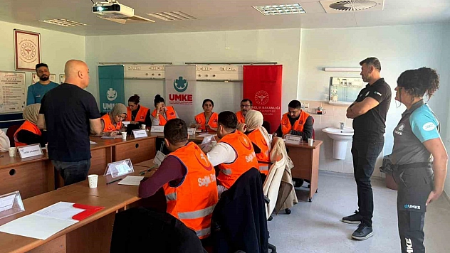 Elazığ'da hastane afet ve acil durum planı eğitimi gerçekleştirildi.