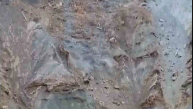 Elazığ'da Toprak Kayması Kameralara Yansıdı