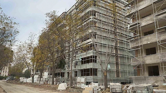 Elazığ'da bir inşaatta çalışan işçi, düşme sonucu ağır şekilde yaralandı.