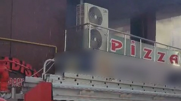 Elazığ'da bir iş yerinde çıkan yangın, paniğe yol açtı.