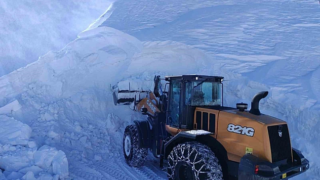 Elazığ'da Ulaşıma Kapalı 115 Köy Yolunda Çalışma