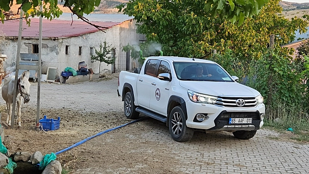 Elazığ'da Köyler Haşerelere Karşı İlaçlanıyor