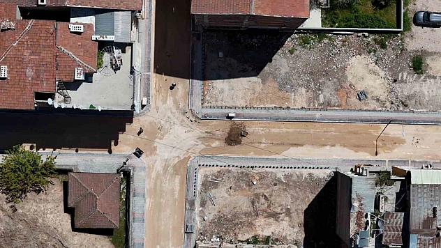 Elazığ'da Yol ve Kaldırımlar Yenileniyor